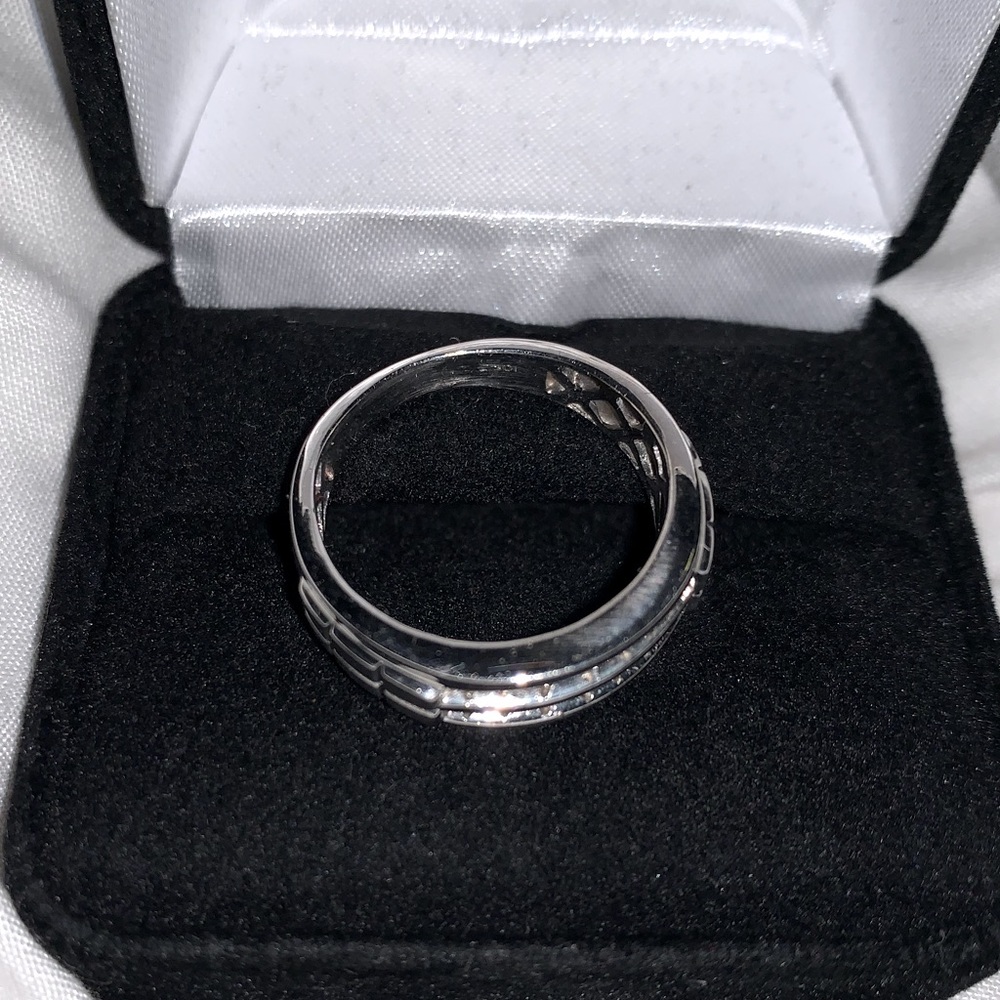Men’s Diamond Wedding Band - Picture 4 of 6